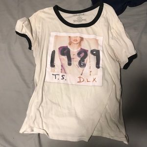 Taylor Swift 1989 album shirt